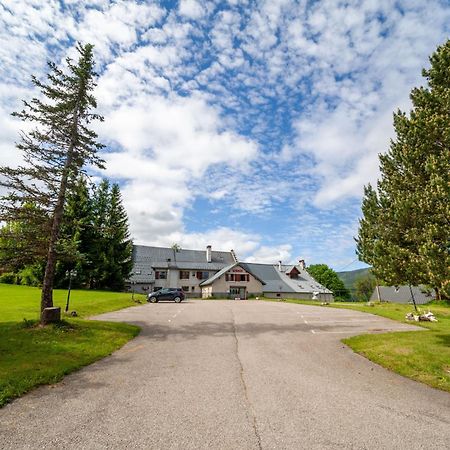 Auberge Des Montauds - Hotel & Restaurant Виллар-де-Ланс Экстерьер фото