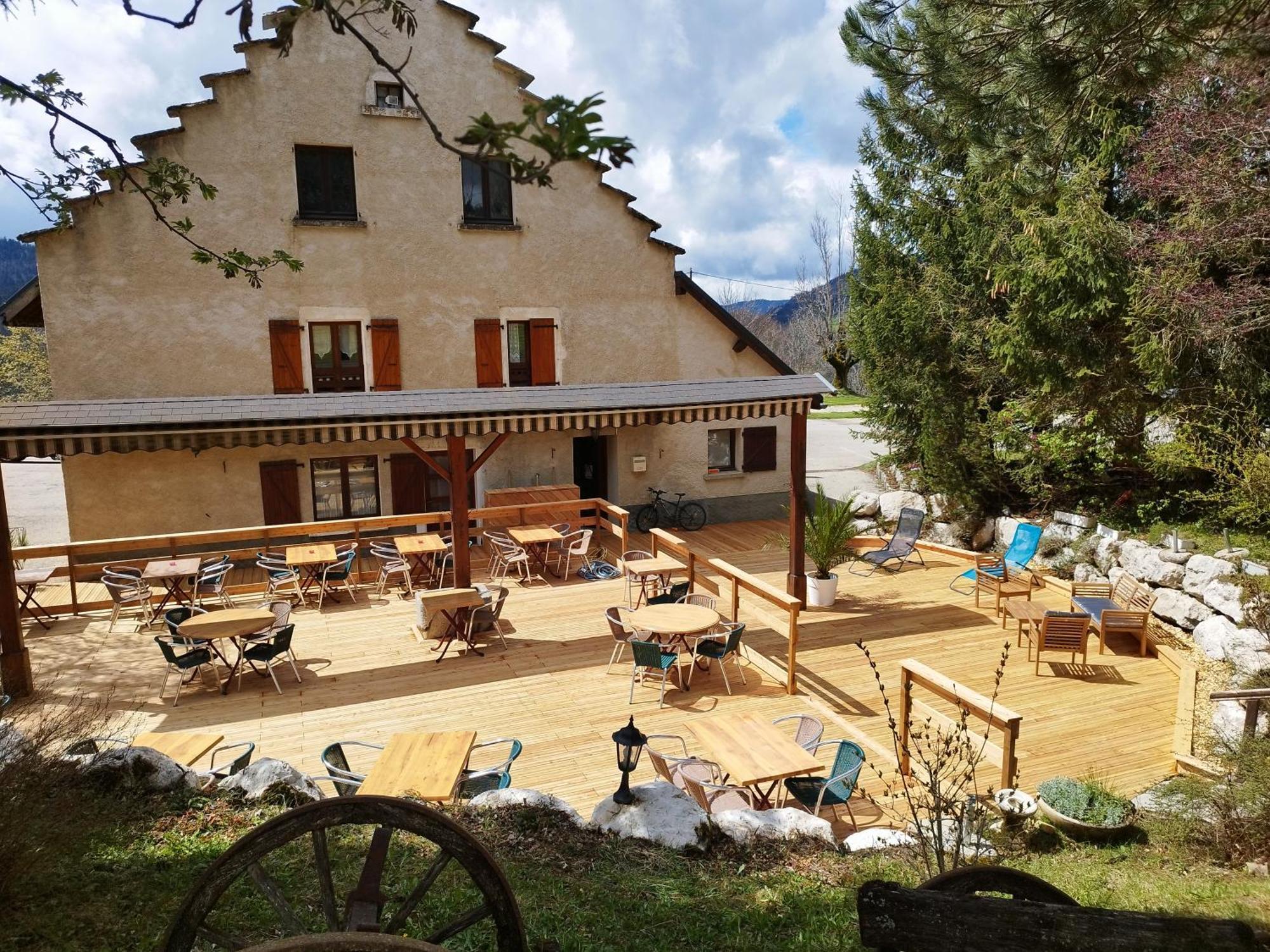 Auberge Des Montauds - Hotel & Restaurant Виллар-де-Ланс Экстерьер фото