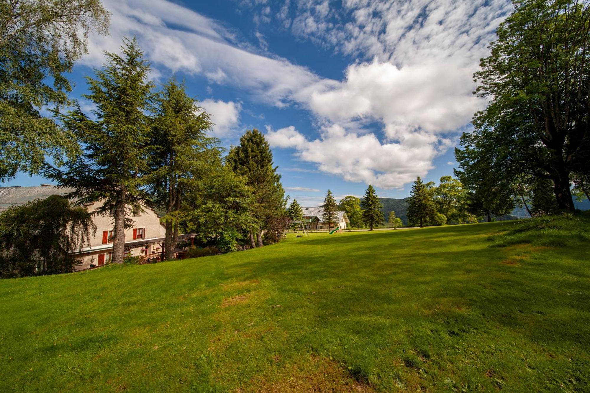 Auberge Des Montauds - Hotel & Restaurant Виллар-де-Ланс Экстерьер фото