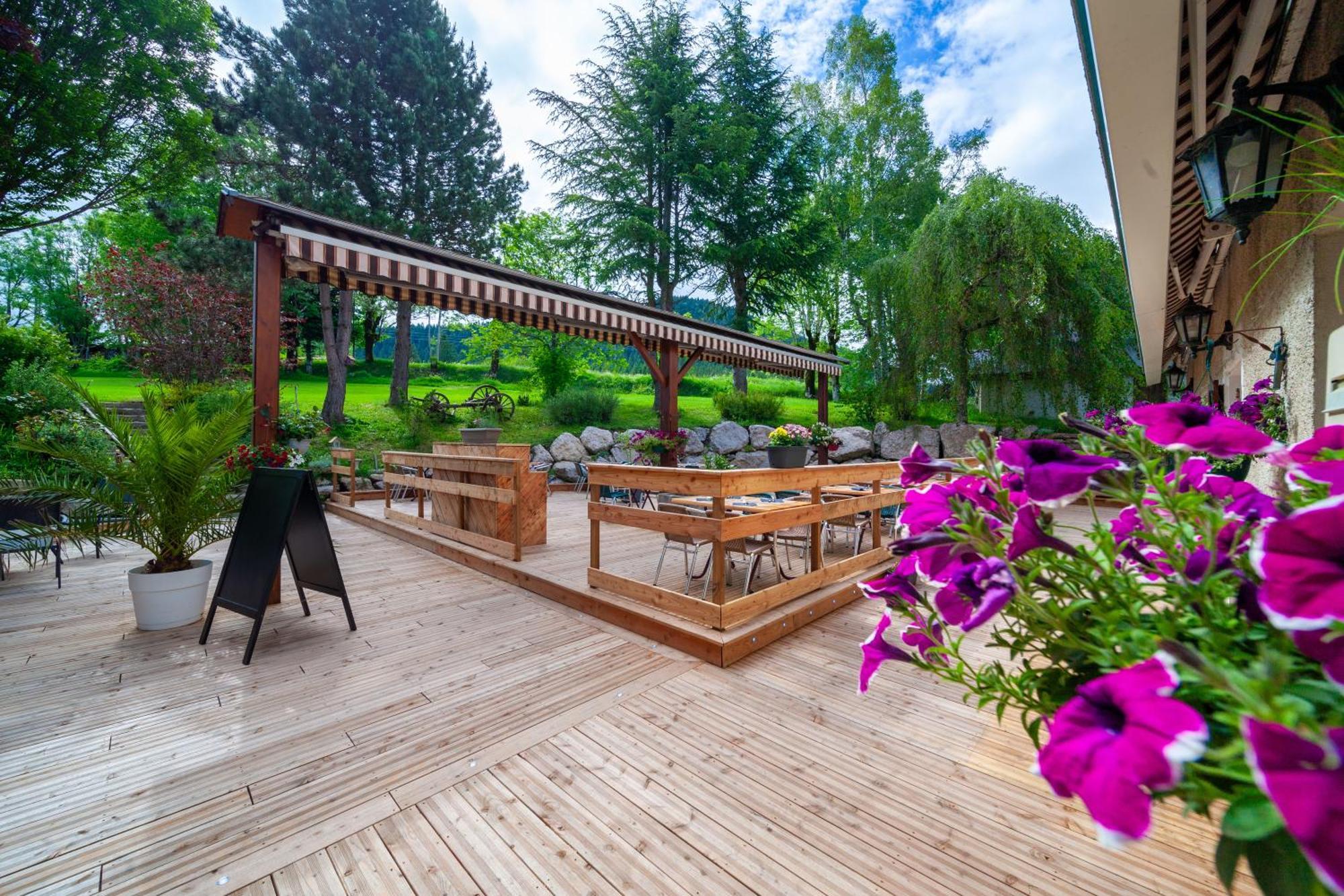 Auberge Des Montauds - Hotel & Restaurant Виллар-де-Ланс Экстерьер фото