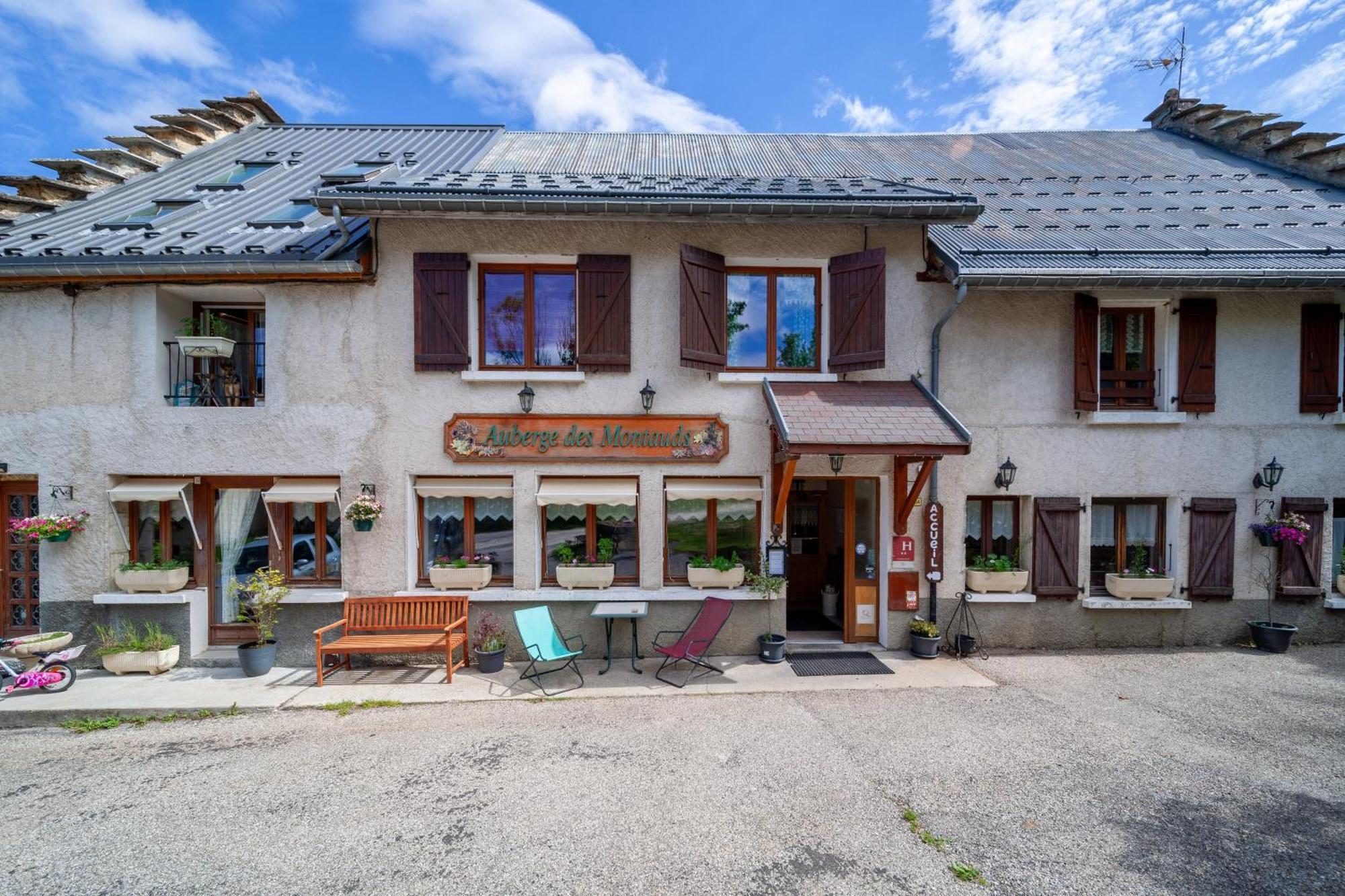 Auberge Des Montauds - Hotel & Restaurant Виллар-де-Ланс Экстерьер фото
